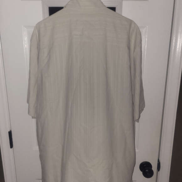 Tommy Bahama Button Down - Picture 2 of 4